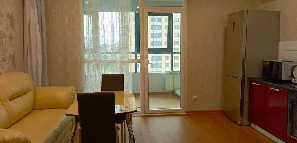 квартира г Тюмень ул Мельникайте 32к/2 фото 2