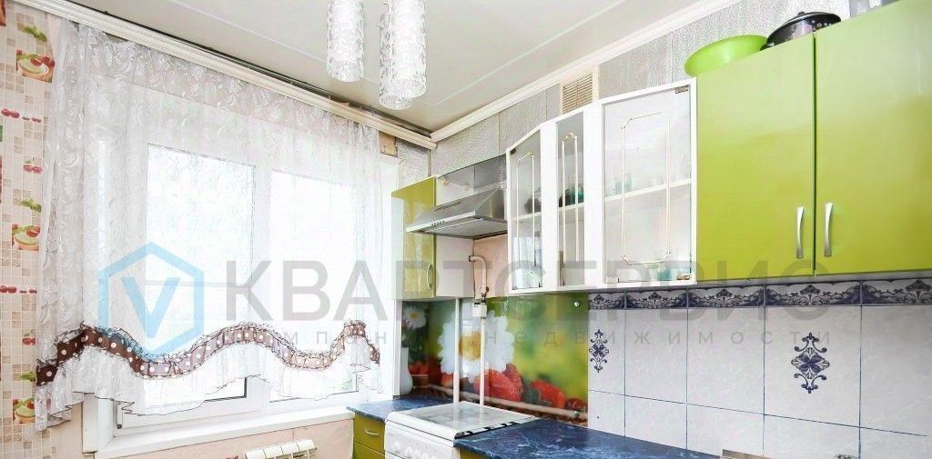 квартира г Омск р-н Октябрьский ул 1-я Железнодорожная 40 фото 1