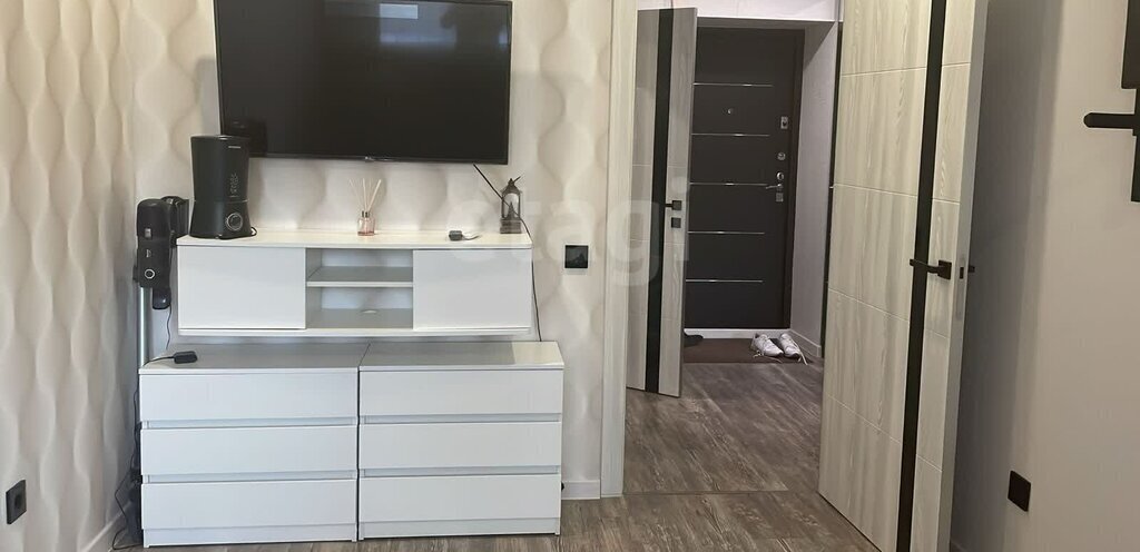квартира г Тобольск мкр 7а 49а фото 8