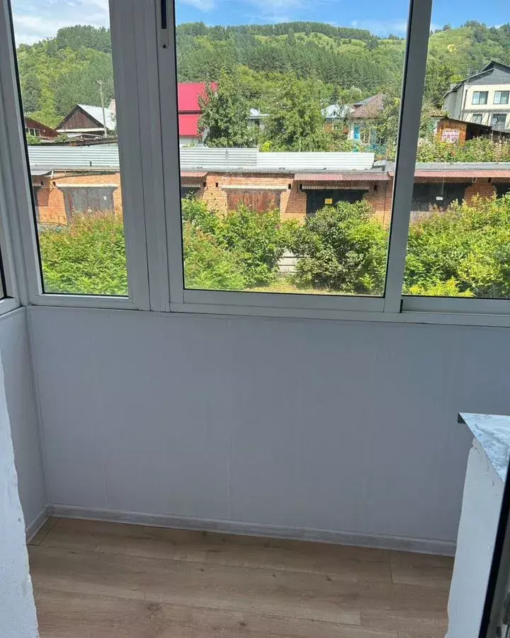 квартира г Горно-Алтайск пр-кт Коммунистический 60к/2 фото 12