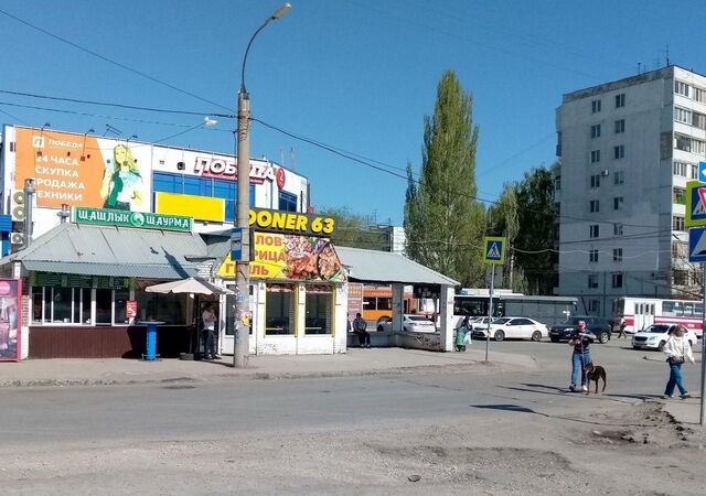 торговое помещение р-н Кировский дом 510 фото