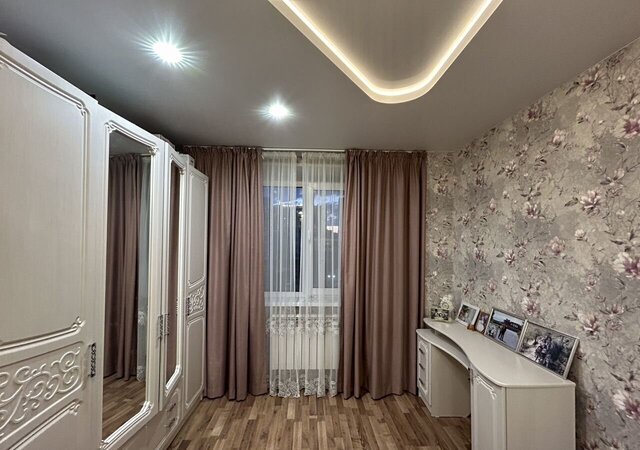 квартира р-н Калининский ул Университетская Набережная 60 фото