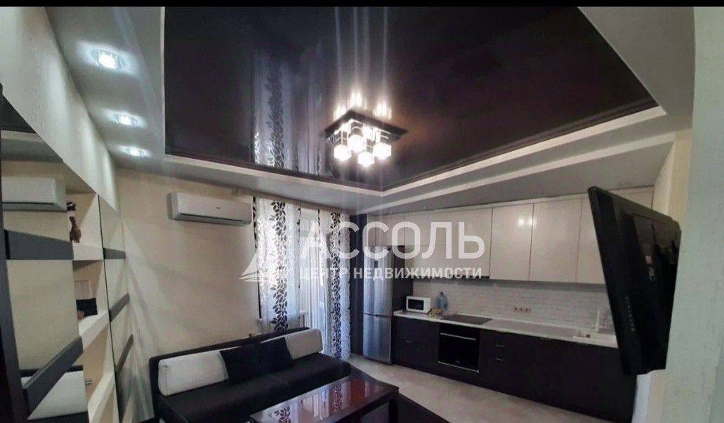 квартира г Омск р-н Кировский Солнечный ул Комкова 8 фото 1