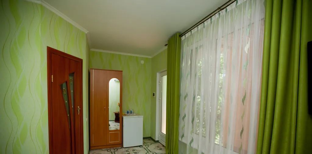 комната г Феодосия ул Листовничей 2 фото 2