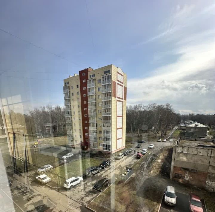 квартира г Кемерово р-н Кировский ул 40 лет Октября 9/2 фото 3