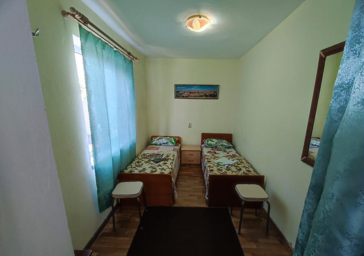 дом г Геленджик с Кабардинка ул Революционная 132 фото 5
