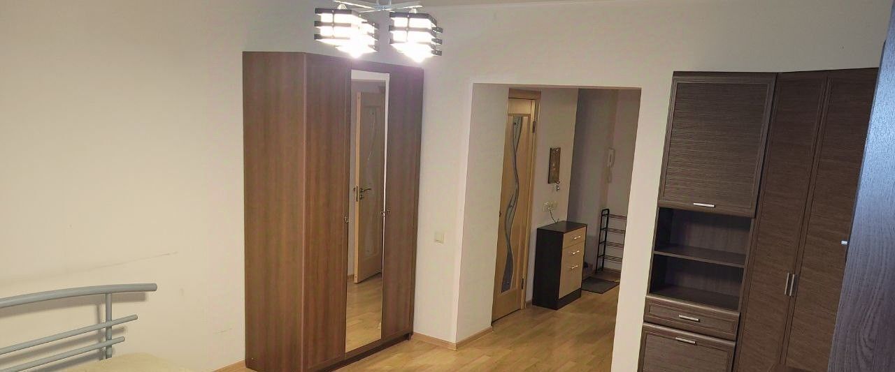квартира г Астрахань р-н Советский ул Дубровинского 64к/2 фото 3