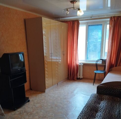 комната р-н Кировский дом 18а фото