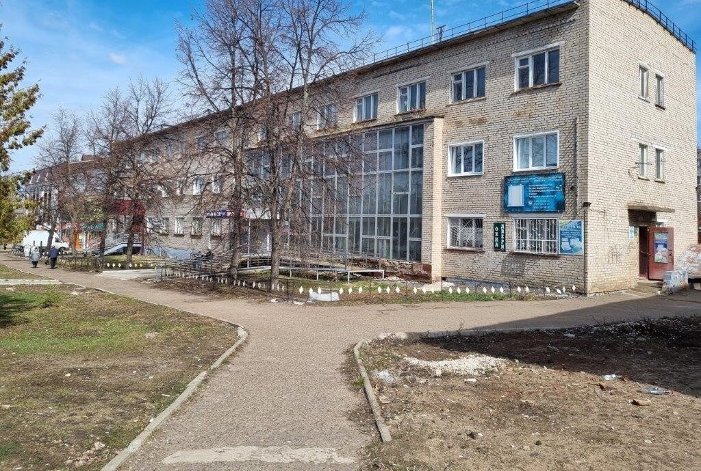 свободного назначения р-н Вятскополянский г Вятские Поляны ул Гагарина 1 фото 2