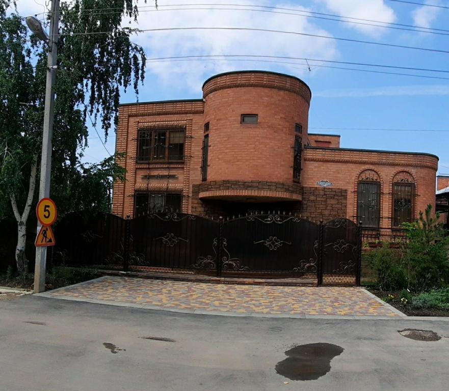 дом г Краснодар ул 1-я Линия 249 фото 1
