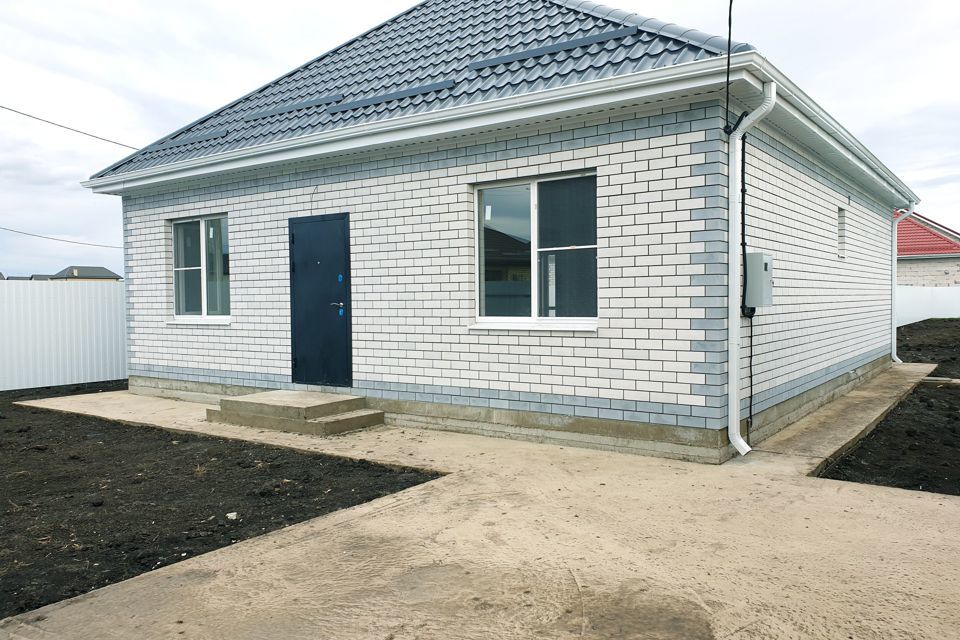 дом г Краснодар п Российский ул им. Комарова В.М. фото 1
