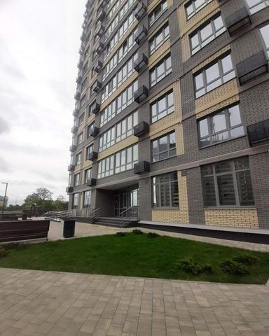 г Краснодар р-н Карасунский ул им. Мачуги В.Н. 166 блок-секция 1. 4 фото