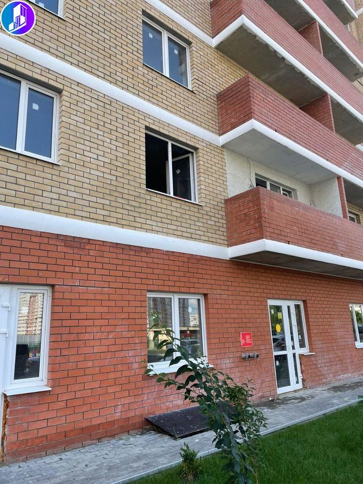 квартира г Краснодар р-н Карасунский пр-кт им. писателя Знаменского 9к/2 фото 1