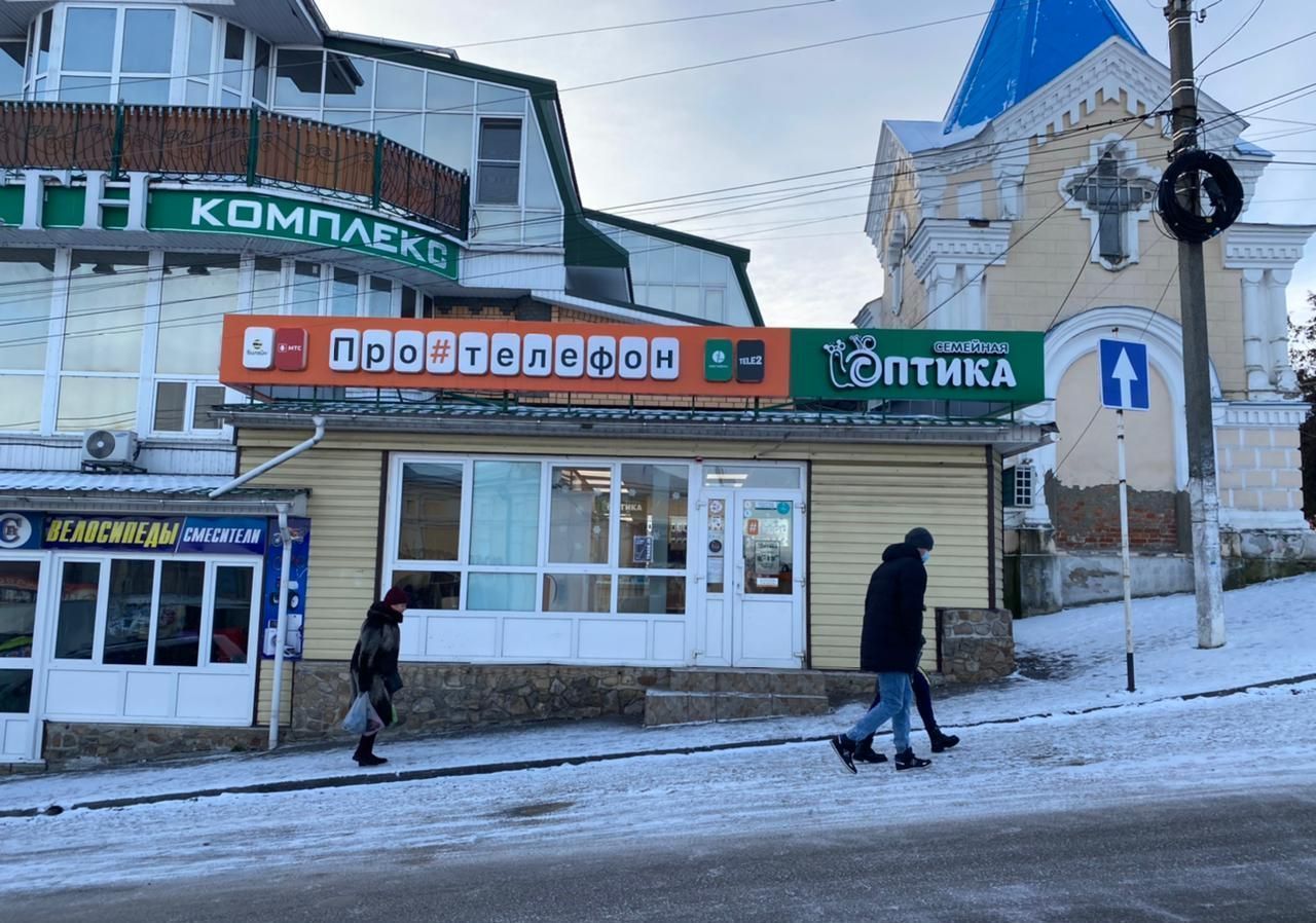 Сдаю торговое помещение на площади Советской 11а в городе Рыльске в районе  Рыльском 20000 руб база Олан ру объявление 92072353