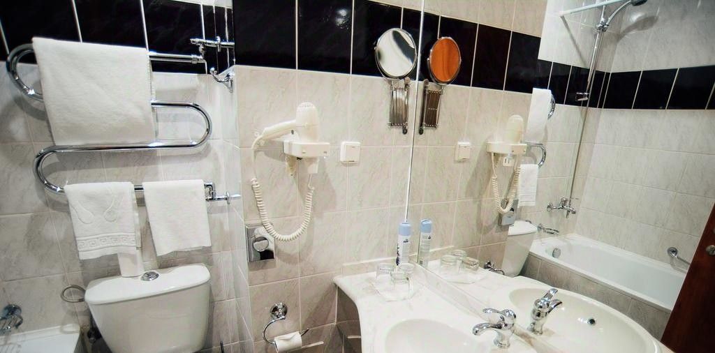 комната г Астрахань р-н Кировский ул Красная Набережная 3/24 фото 41